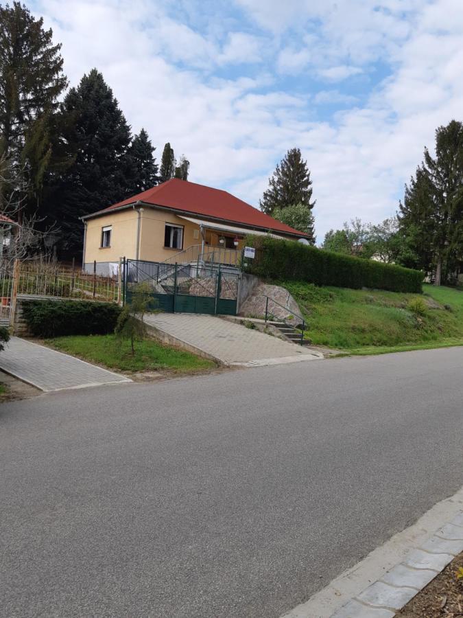 Laciház Igal Exterior foto